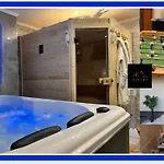 Maison Privative Jacuzzi Sauna Salle De Jeux Prázdninový dům *