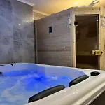 Maison Privative Jacuzzi Sauna Salle De Jeux Prázdninový dům
