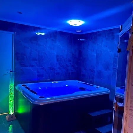 Maison Privative Jacuzzi Sauna Salle De Jeux Feriehus