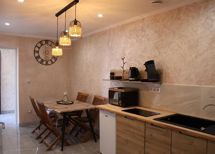 Dom wakacyjny Maison Privative Jacuzzi Sauna Salle De Jeux